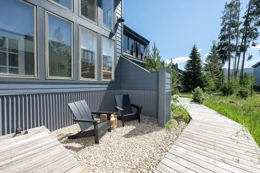 The Rail Haven 3 Bedroom Townhouse by RedAwning