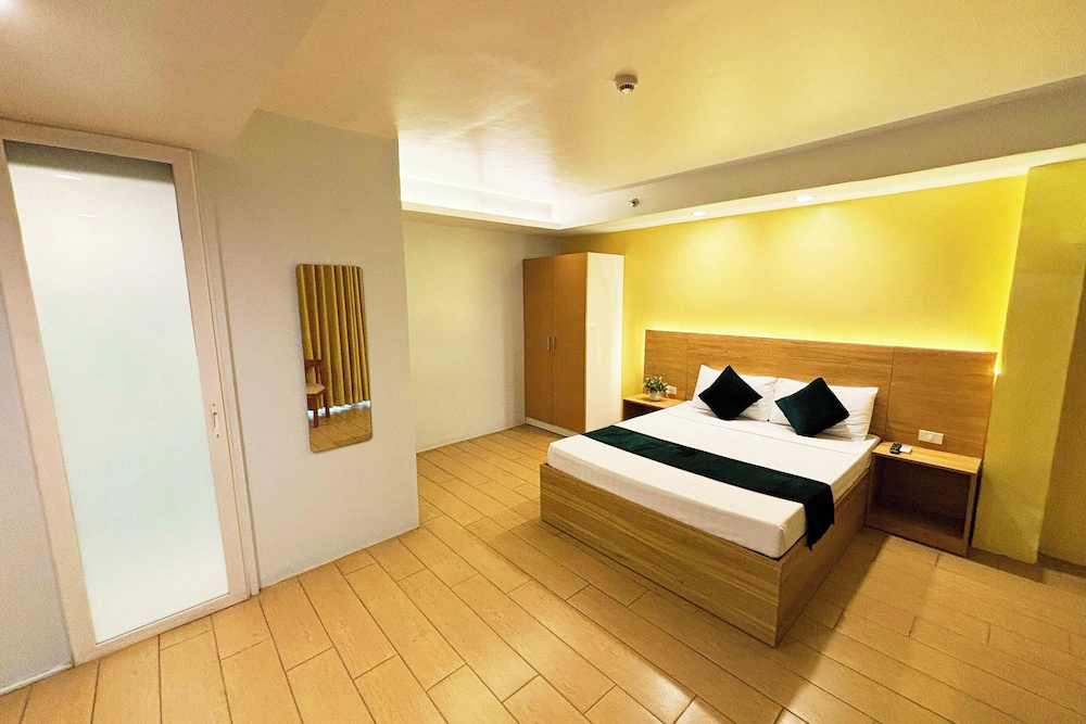 Foura Suites Makati