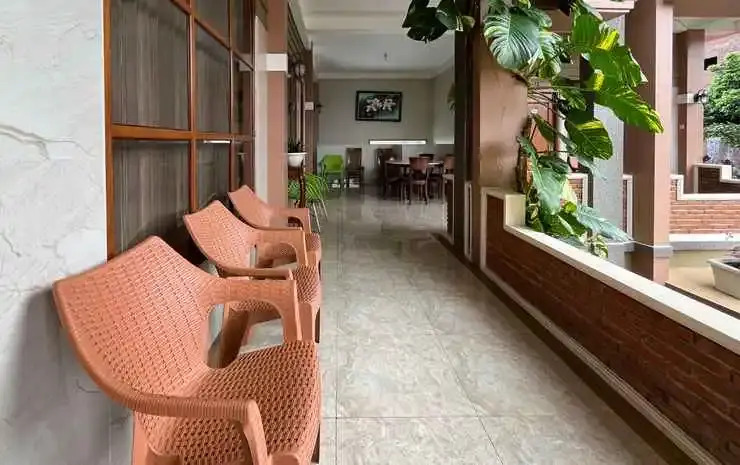 Urbanview Syariah Hotel Kanigara Batu