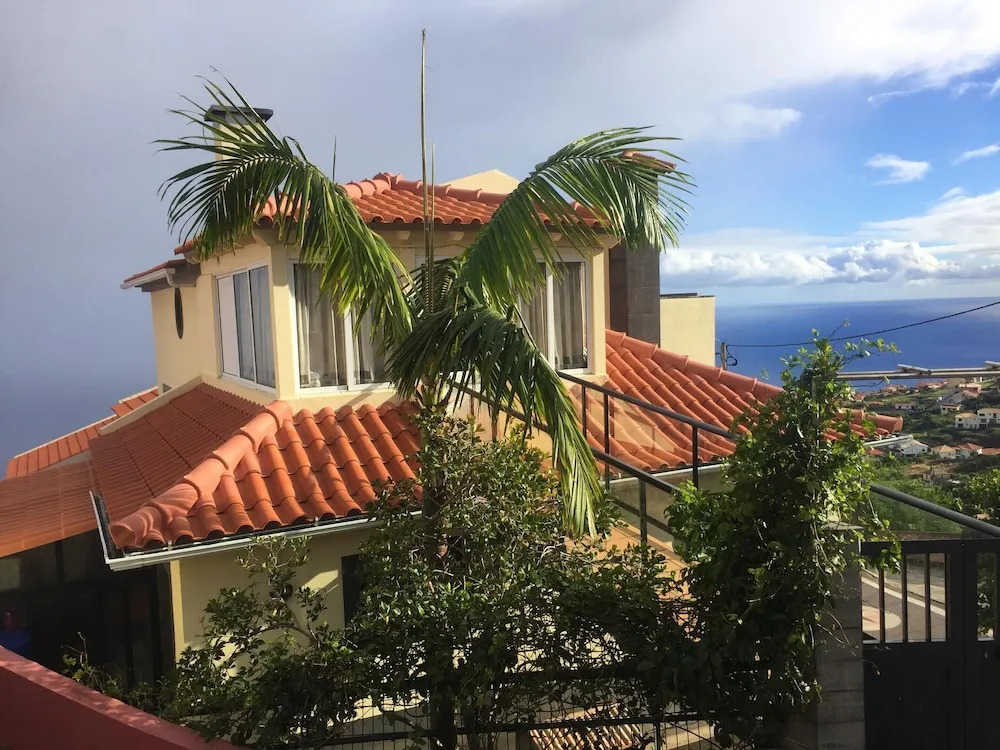 House With one Bedroom in Gaula, With Wonderful sea View, Enclosed Gar