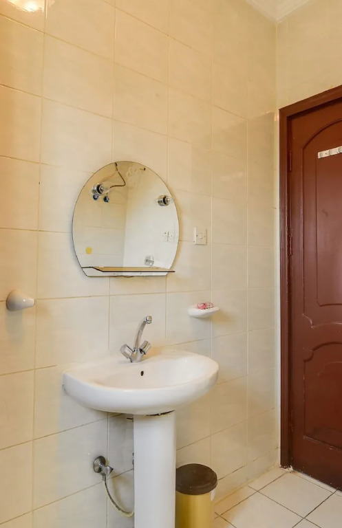 Oyo 128 Al Hamra Palace 1