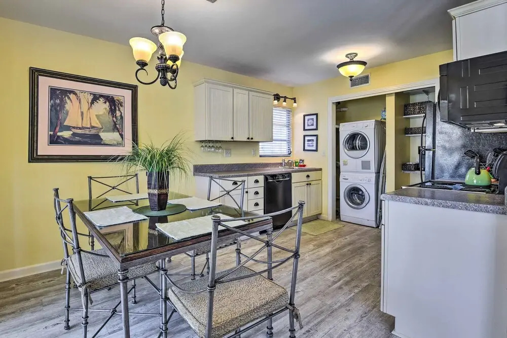 Nokomis Home w/ Gas Grill: 2 Blocks to Beach!