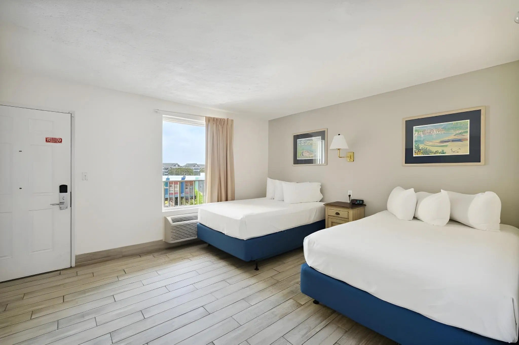 Holiday Terrace Beachfront Hotel, a By The Sea Resort