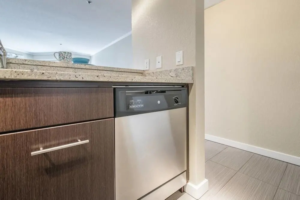 Luxury Suite, Heart of Hollywood, offered by Short Term Stay