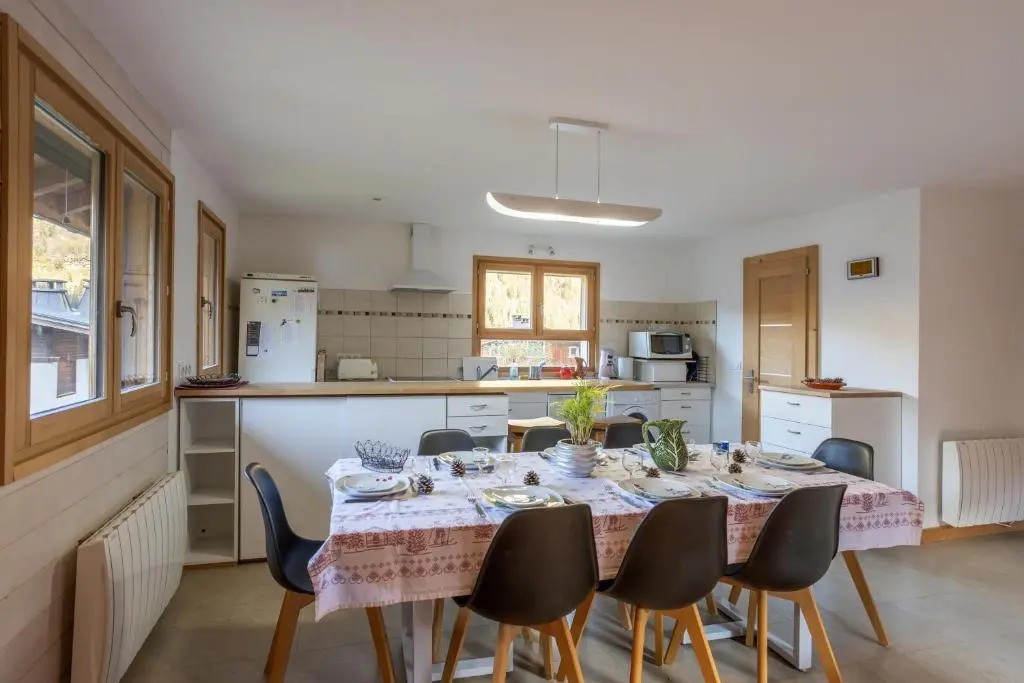 Chalet de 3 chambres avec jardin amenage et wifi a Les Houches a 2 km des pistes