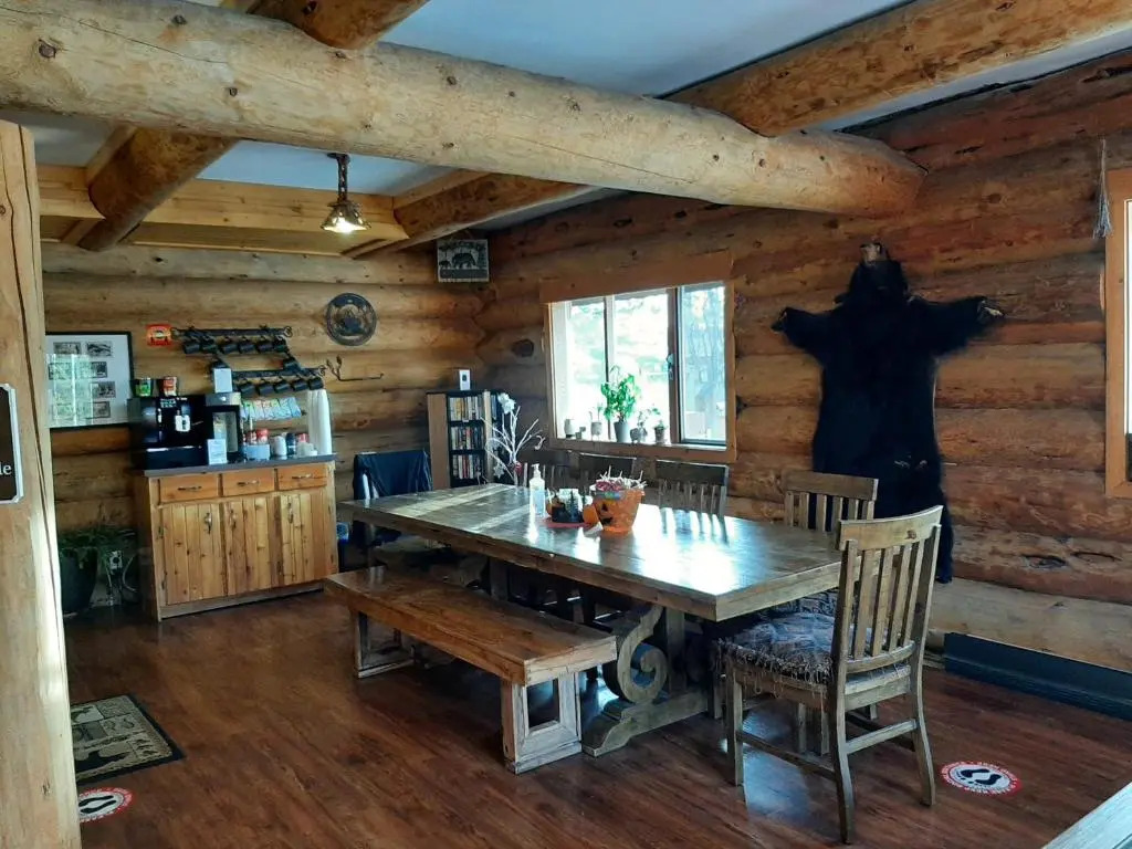 Arctic Divide Lodge