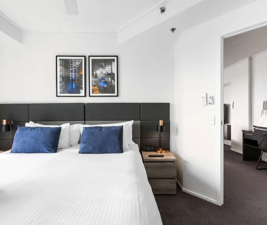 Oaks Brisbane on Felix Suites