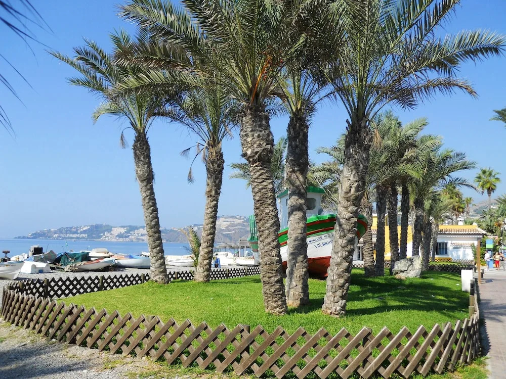 House With 4 Bedrooms in Almuñécar, With Wonderful sea View, Private P