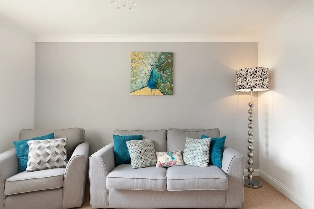 KVM - Peacock Apartment