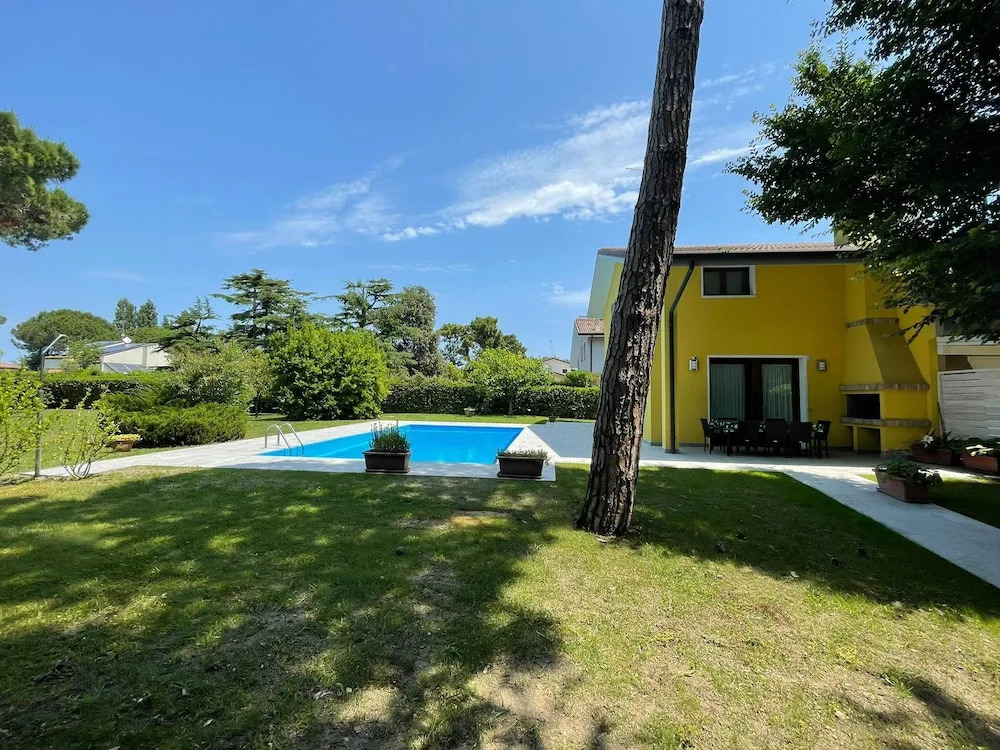 Fantastic Villa With Private Pool-beahost