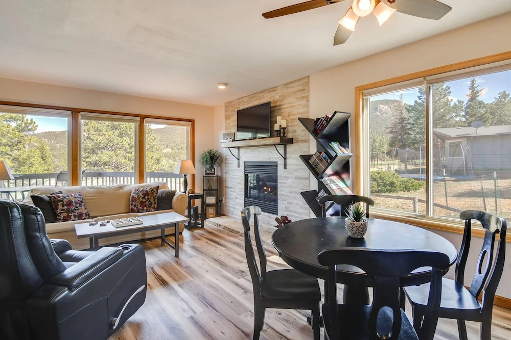 Fireplace & Mtn Views: Estes Park Home w/ Deck!