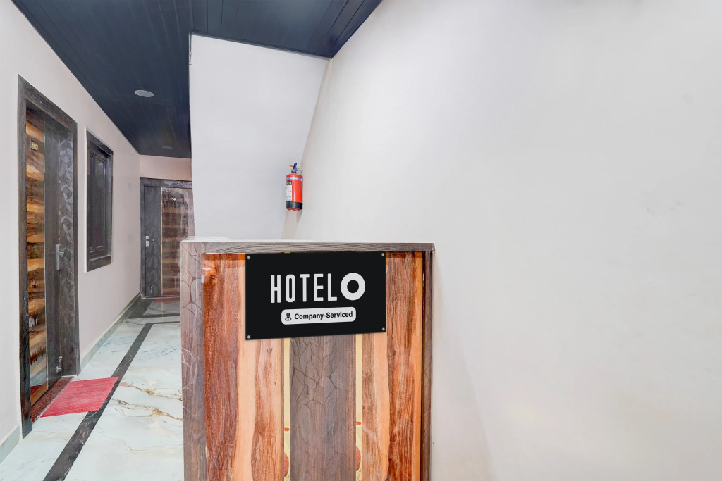 Super OYO Hotel O Tedhi Bazaar Near Ram Janambhumi
