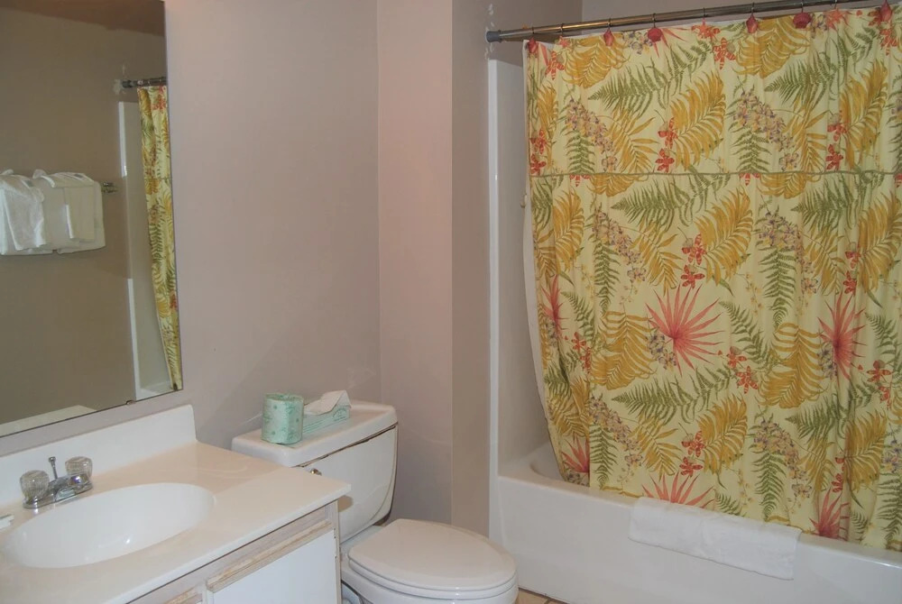 Fairways At Riveroaks 23d 3 Bedroom Condo by RedAwning