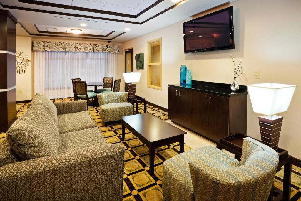 Holiday Inn Express & Suites Newport S by IHG