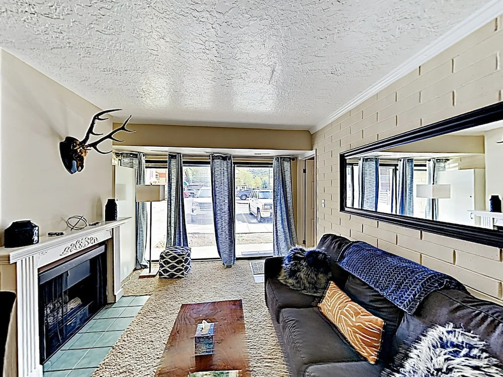 New Listing! Cozy Getaway W/ Hot Tub, Near Slopes 2 Bedroom Condo