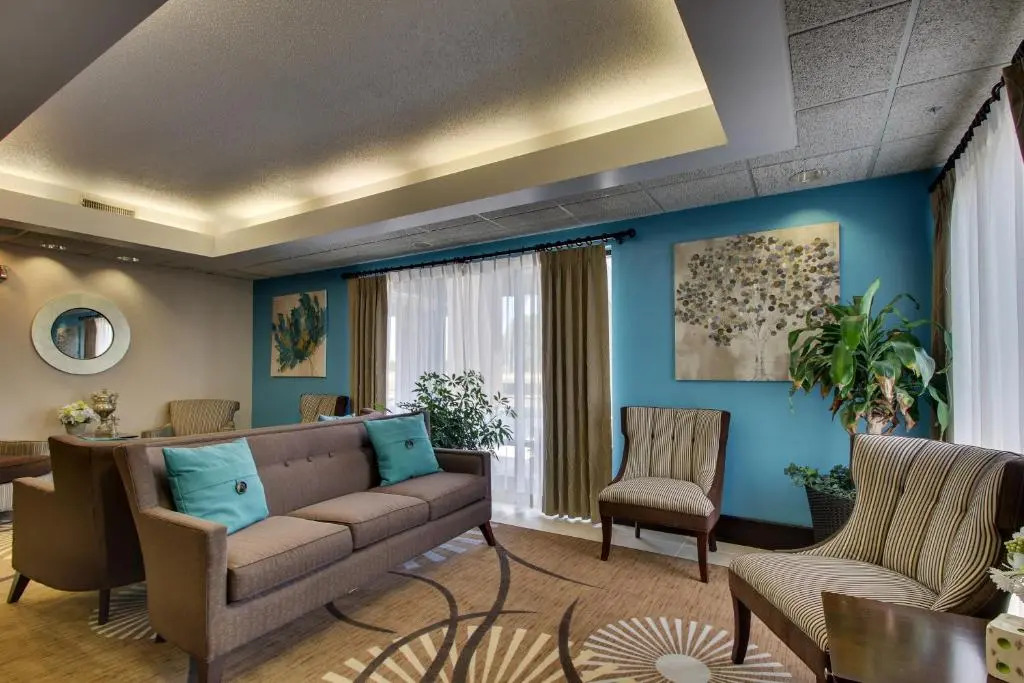 Greenfield Inn & Suites Owensboro, KY Airport