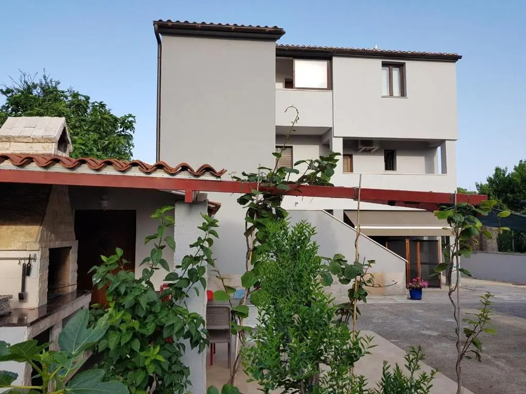 Apartments Ester Victoria