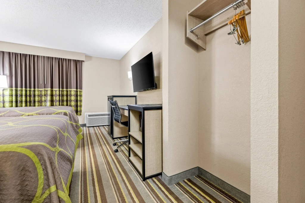 Super 8 by Wyndham Athens