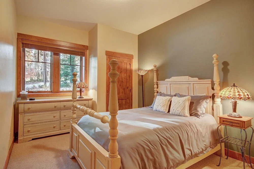 Shock Hill Escape 4 Bedroom Home