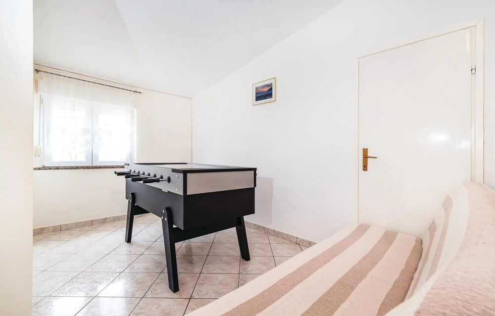 Stunning Home in Rovanjska With Wifi and 6 Bedrooms