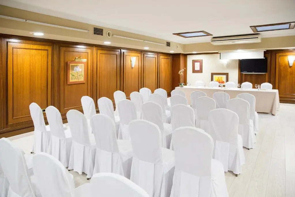 Ipanema Hotel by gaiarooms