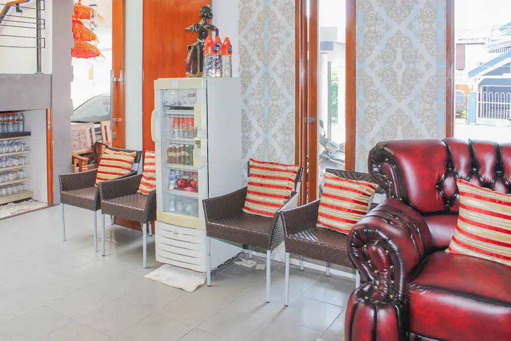 Airy Wijaya Kusuma Dukuh Kupang Timur 20 Surabaya