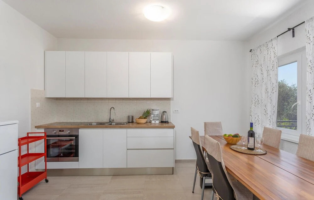 Stunning Apartment in Malinska With 3 Bedrooms and Wifi