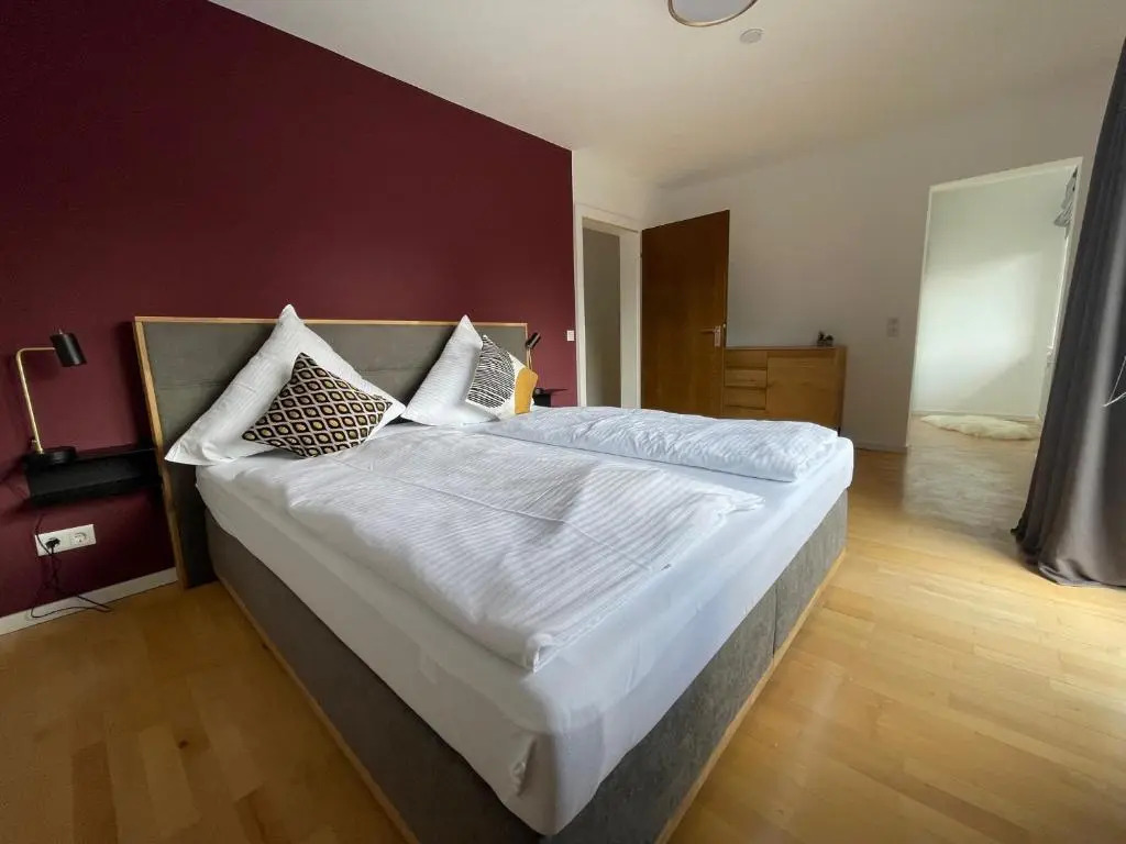 Work & Play - Apt am Tegernsee, 2 min zur Seesauna mit Balkon & Kamin