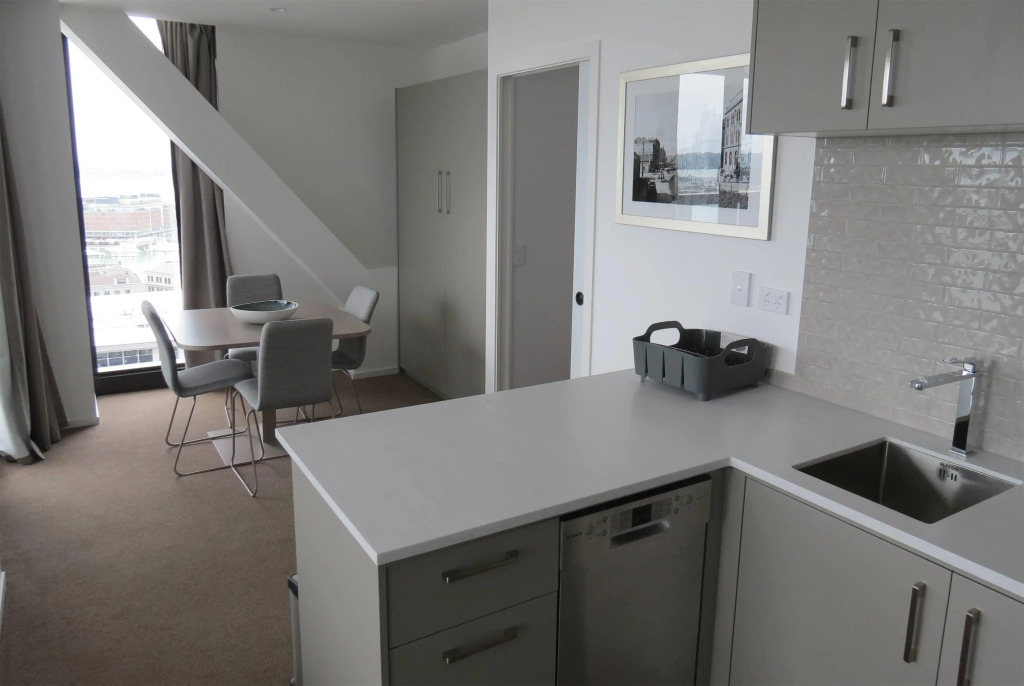 Ramada Suites By Wyndham Victoria Street West