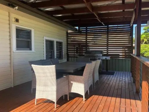 Sandy Shoal Shoal Bay Beach Cottage with aircon