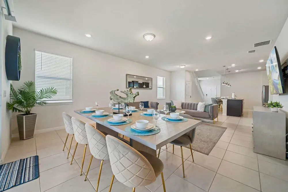 2211 Lelani Circle