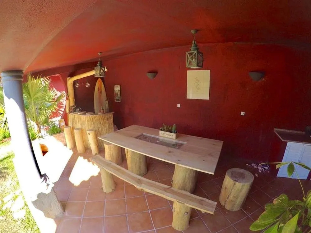 7 Waves Surf Hostel