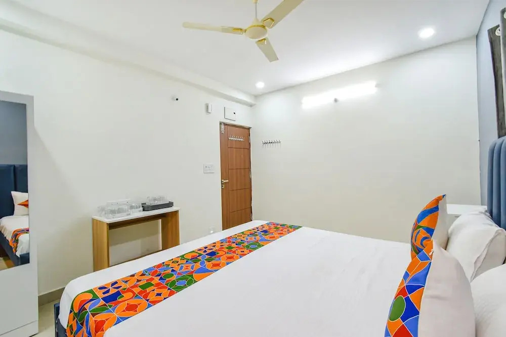 Fabhotel Maski Suites