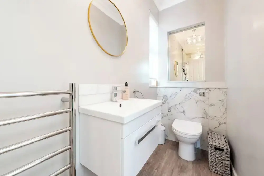 4 Guests - 20min to London - Free Parking - Petsok