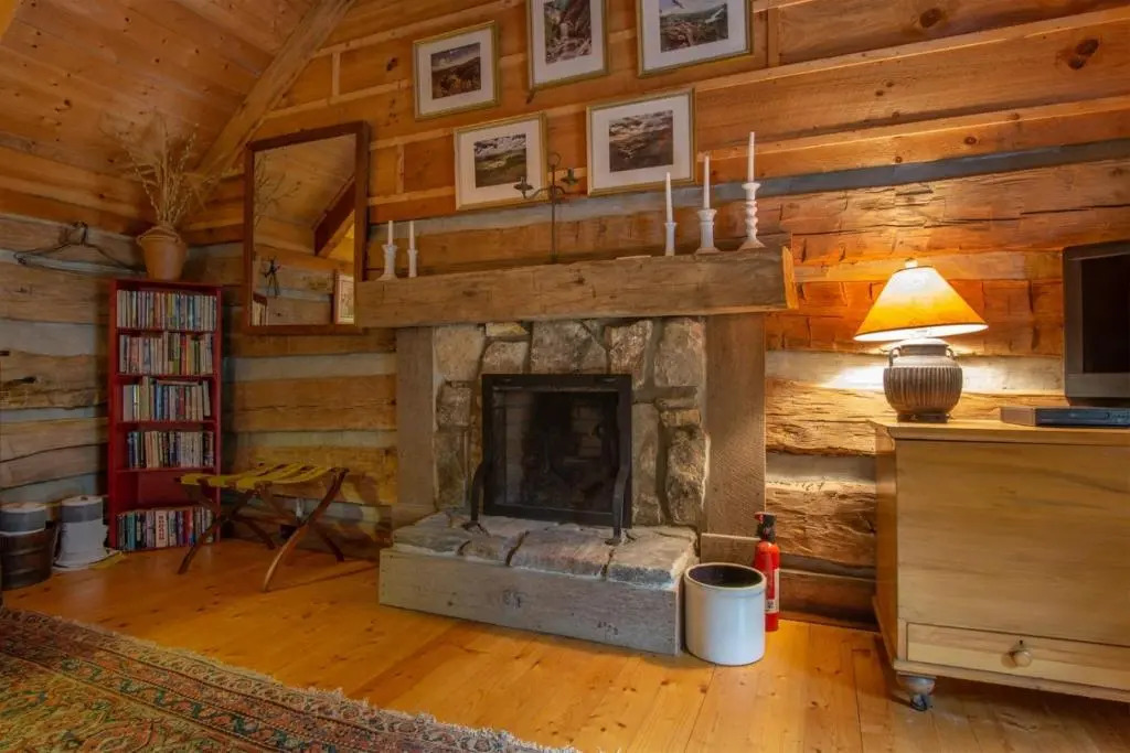 Aunt Babbies Cabin · Aunt Babbies Cabin