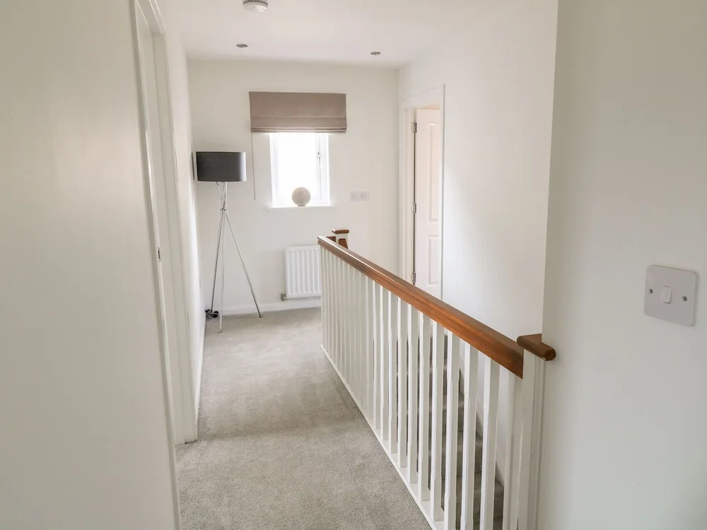 6 Whitecraigs Crescent