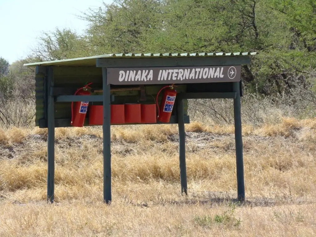 Dinaka Lodge