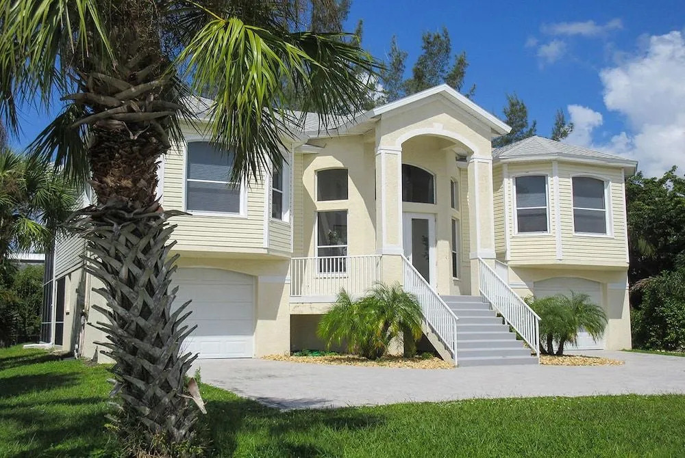 21650 Indian Bayou House by RedAwning