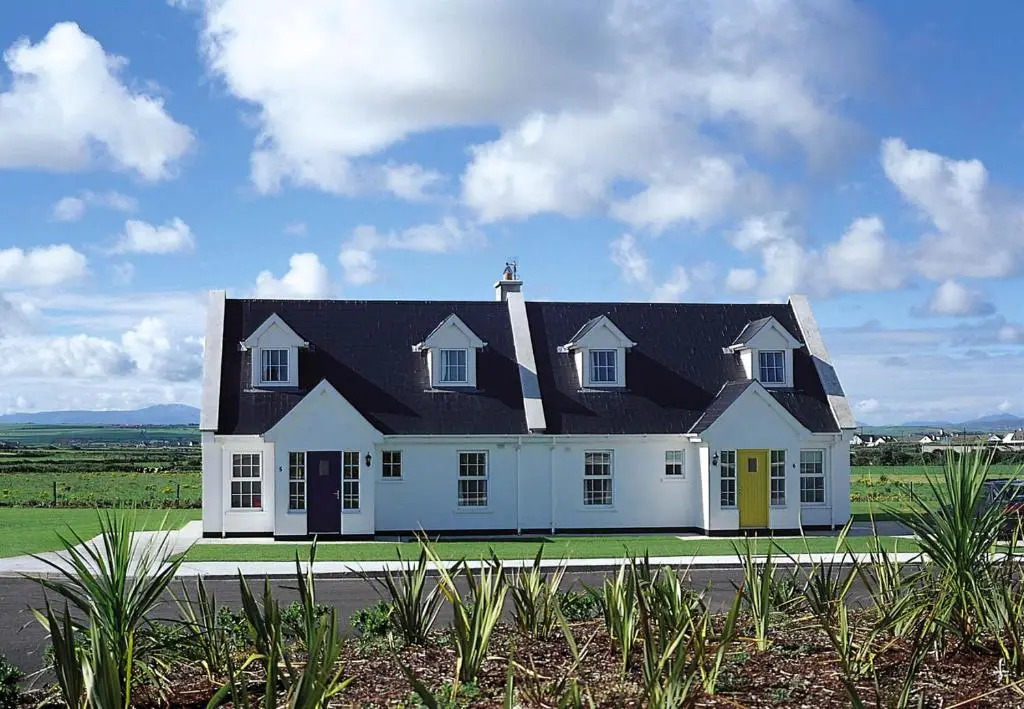 Ballybunion Holiday Cottages No 21 by Trident Holiday Homes
