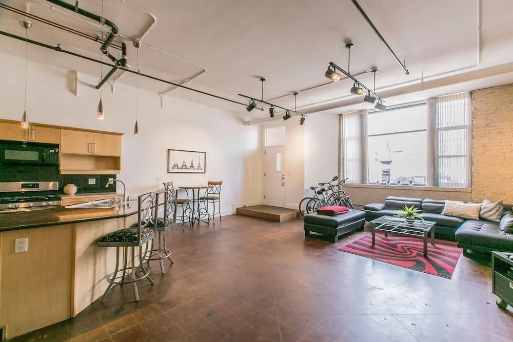 Littlefield Lofts, Hosted by Placemakr - 6th St