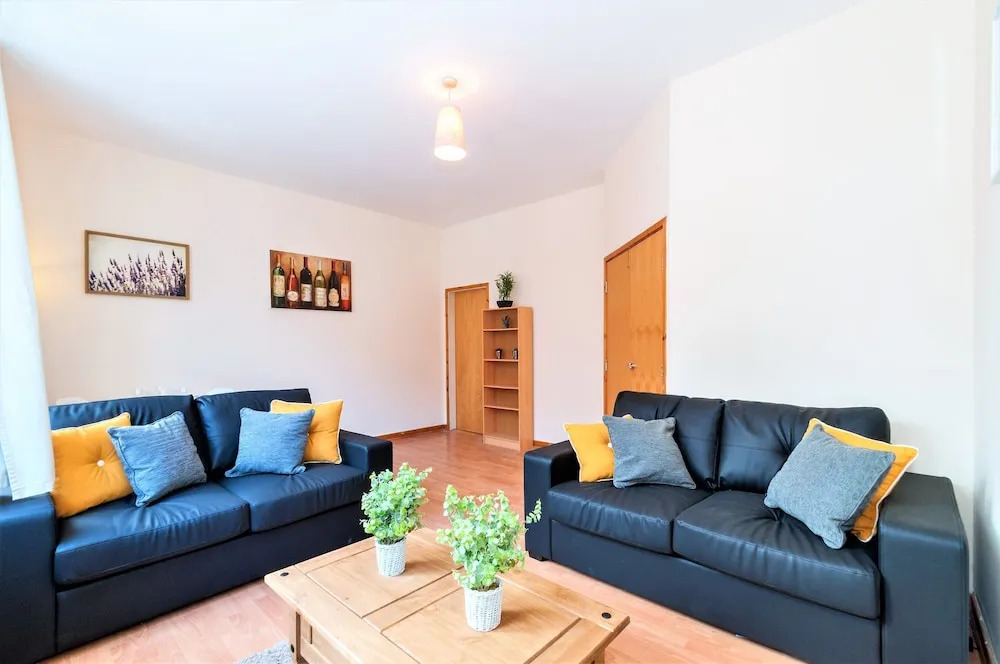 Voussoir Apartments