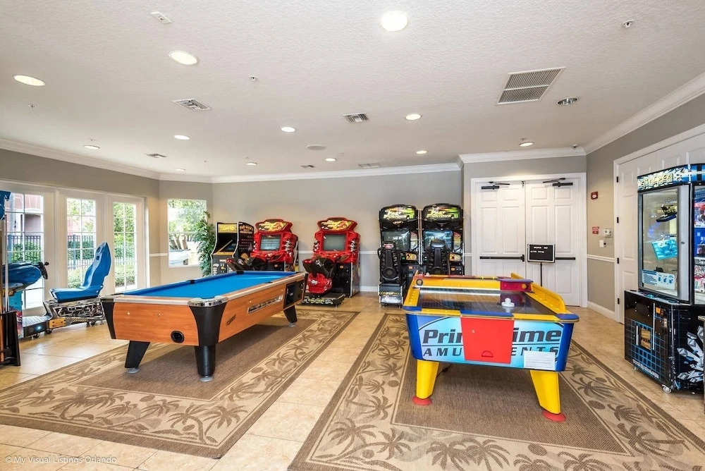 Spacious 3bd/2ba Home With Balcony - Close to Universal and Convention Center! 3vc305