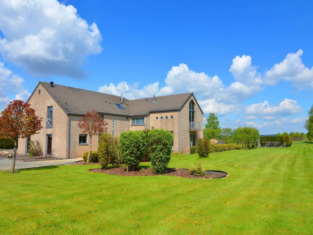 Sourbrodt Villa With Pool