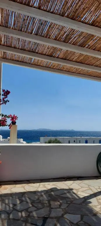 Laouti Tinos Apartments 3