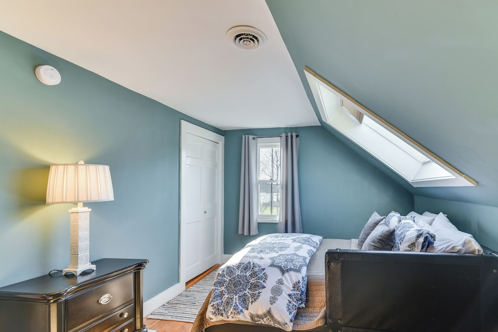 Quiet Waterfront Home: Ideal Maine Escape