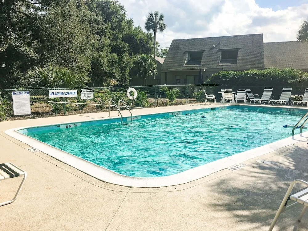 New Listing! Golf & Beach : 5 Pools & Tennis 2 Bedroom Condo