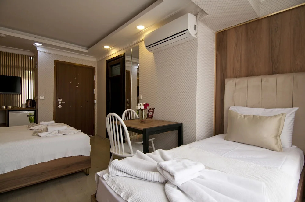 IMMORTELLE HOTEL lord sophiha