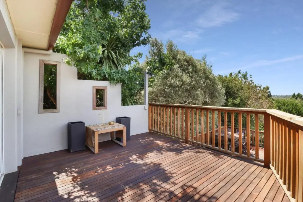 Scenic Serenity Large Family Home in Geelong