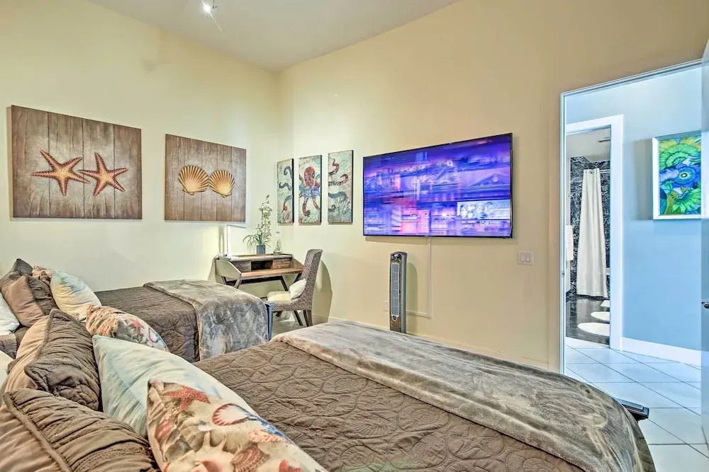 Luxe 28th-floor S Tower Condo: Ocean & Spacex View