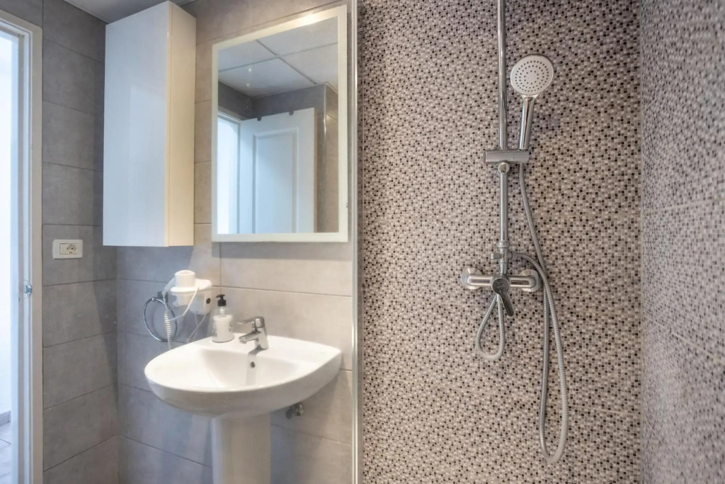 Matthew's Flat Los Cristianos by LoveTenerife